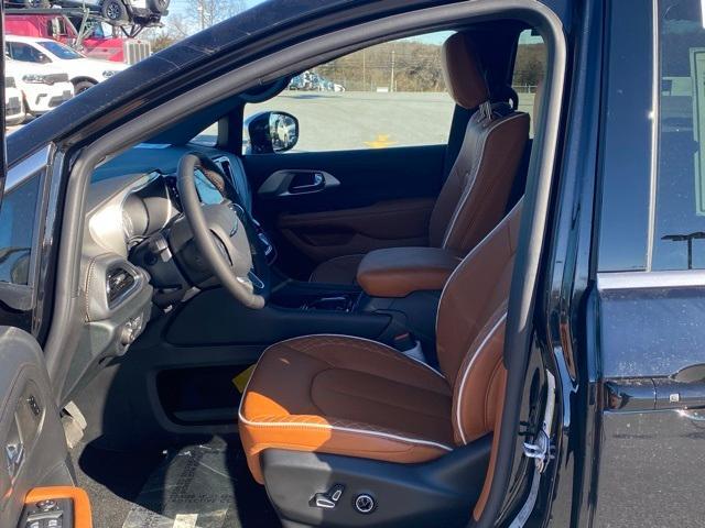 new 2026 Chrysler Pacifica car, priced at $51,581