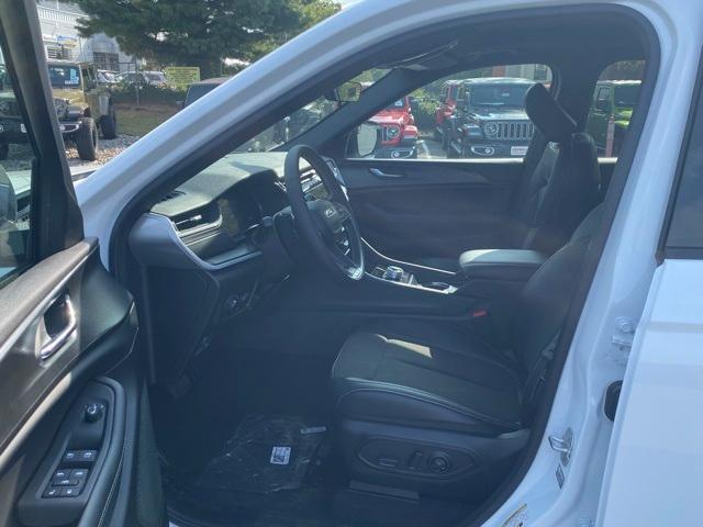 new 2025 Jeep Grand Cherokee L car, priced at $40,500