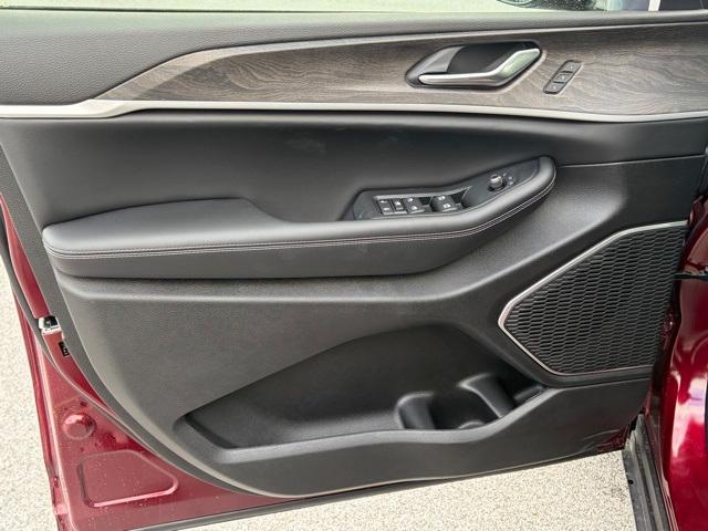 new 2026 Jeep Grand Cherokee car, priced at $45,374