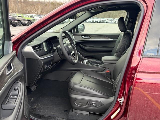 new 2026 Jeep Grand Cherokee car, priced at $45,374
