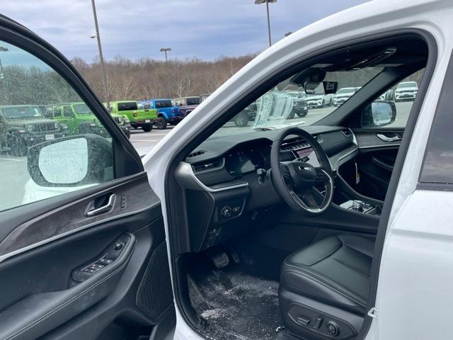 new 2025 Jeep Grand Cherokee L car, priced at $46,885