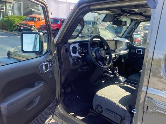 new 2025 Jeep Wrangler car, priced at $43,500