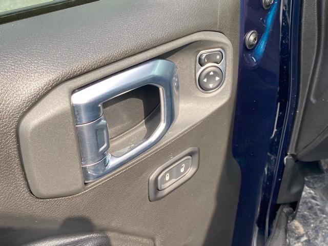 new 2025 Jeep Wrangler car, priced at $39,422