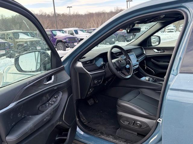 new 2026 Jeep Grand Cherokee car, priced at $46,681