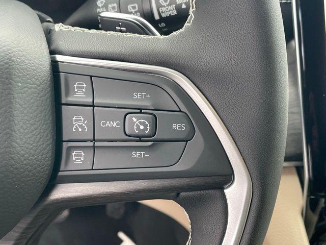 new 2025 Jeep Grand Cherokee car, priced at $45,795