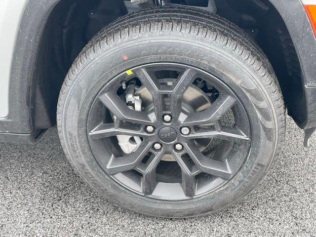 new 2025 Jeep Grand Cherokee car, priced at $45,795