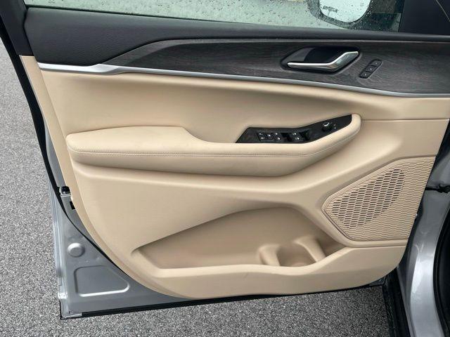 new 2025 Jeep Grand Cherokee car, priced at $45,795