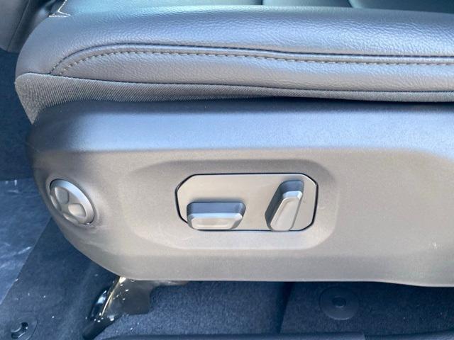 new 2025 Jeep Gladiator car, priced at $52,250