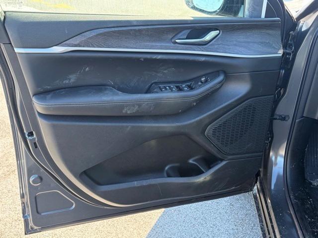 new 2026 Jeep Grand Cherokee car, priced at $45,683