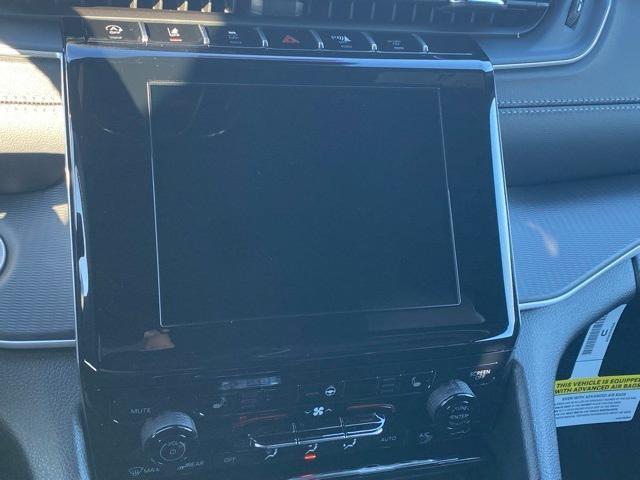 new 2025 Jeep Grand Cherokee car, priced at $41,681