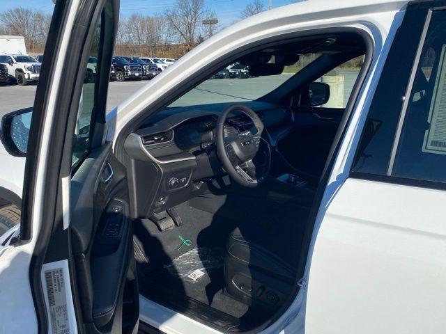 new 2025 Jeep Grand Cherokee car, priced at $40,340