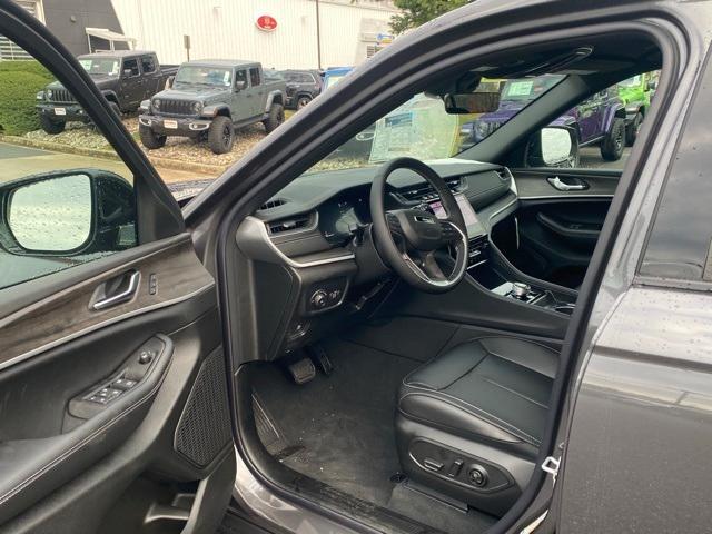 new 2025 Jeep Grand Cherokee L car, priced at $48,662