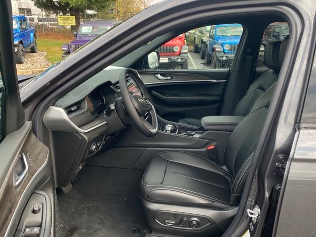 new 2025 Jeep Grand Cherokee L car, priced at $48,662