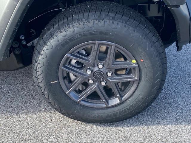 new 2026 Jeep Wrangler car, priced at $45,278