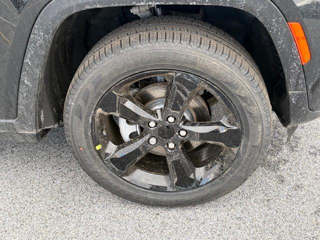 new 2026 Jeep Grand Cherokee car, priced at $46,658