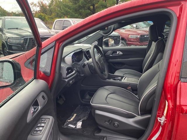 new 2026 Chrysler Pacifica car, priced at $46,406