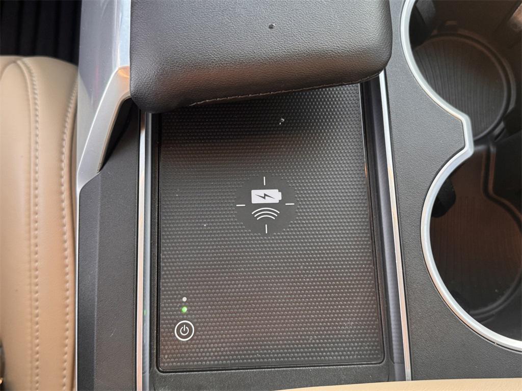 used 2022 Acura MDX car, priced at $32,267