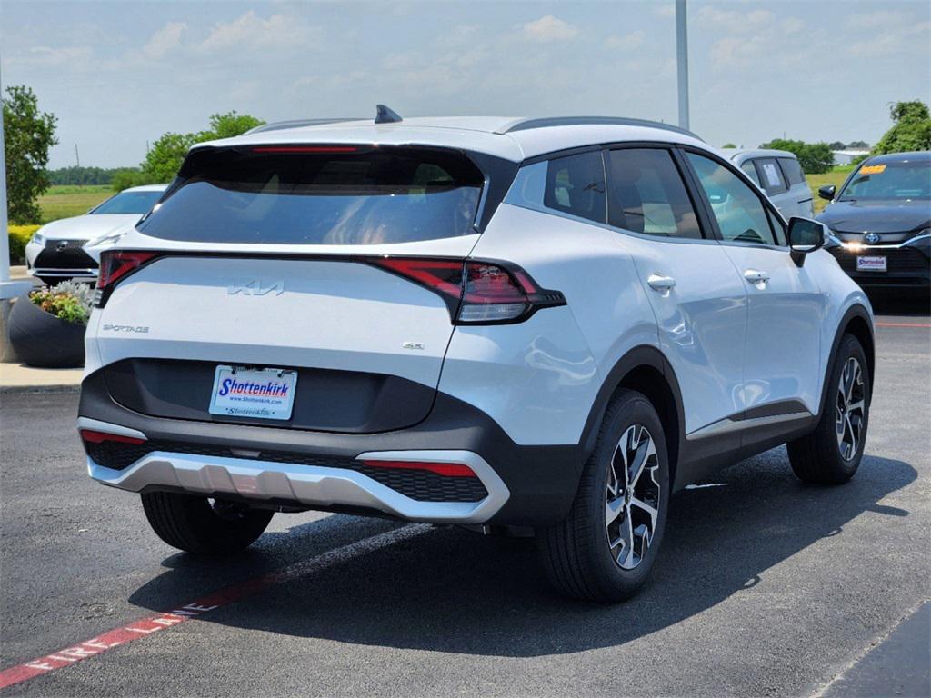 new 2025 Kia Sportage car, priced at $30,835