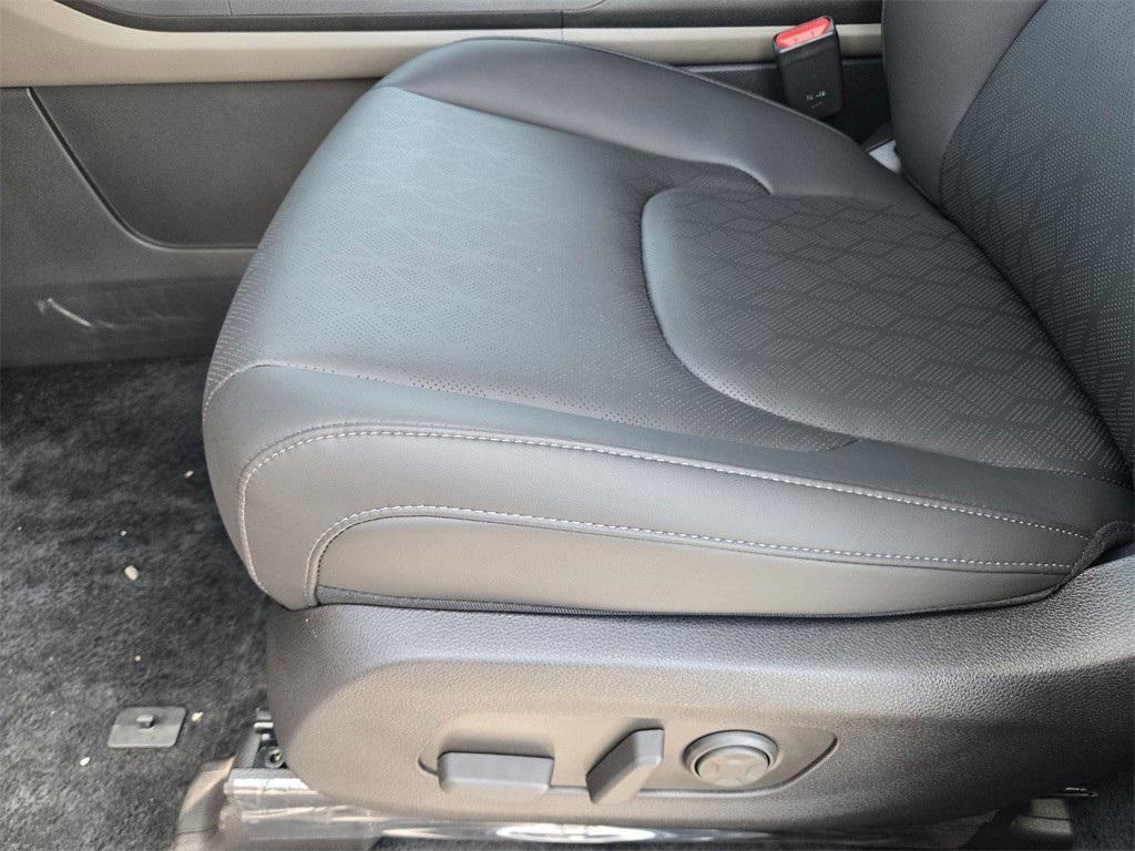 new 2026 Kia Carnival car, priced at $40,174