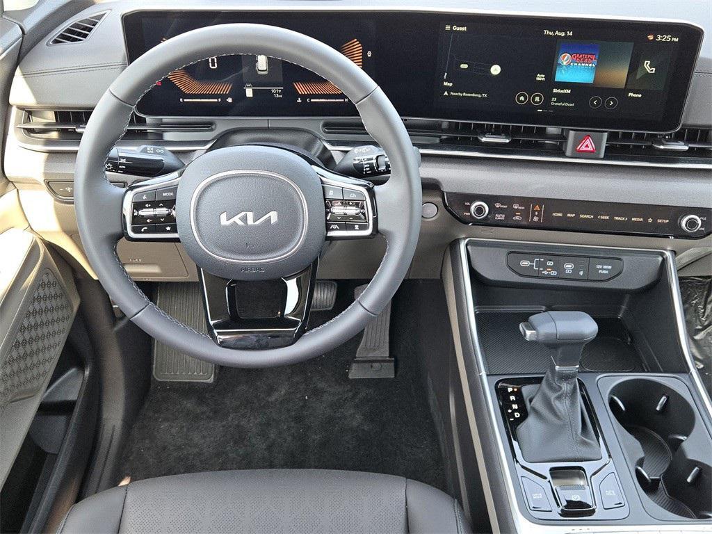 new 2026 Kia Carnival car, priced at $40,174