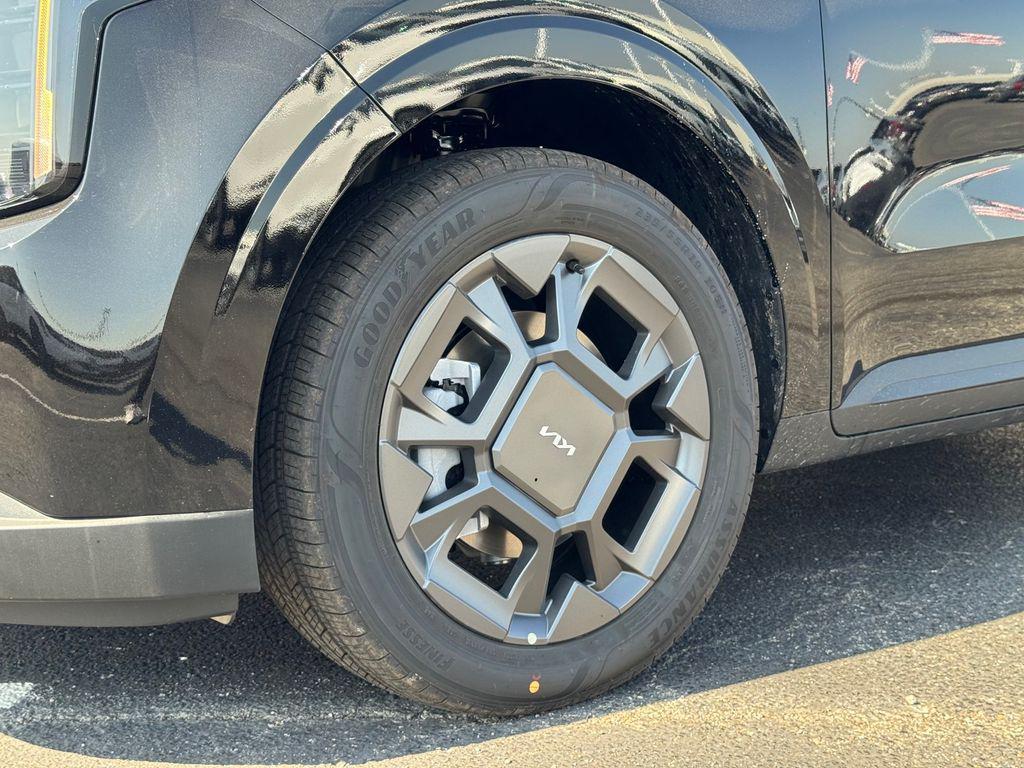 new 2026 Kia Carnival Hybrid car, priced at $42,926