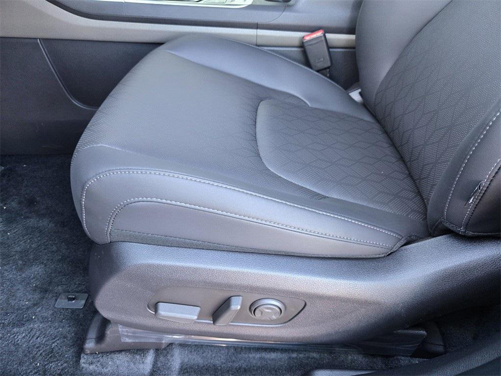 new 2026 Kia Carnival car, priced at $45,439