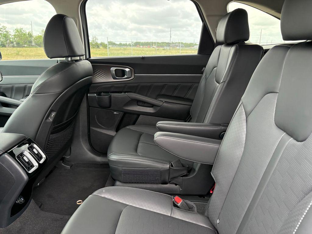 new 2026 Kia Sorento car, priced at $40,164
