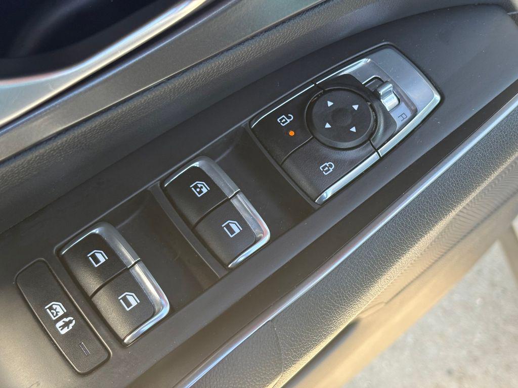 used 2024 Kia Sorento car, priced at $32,774