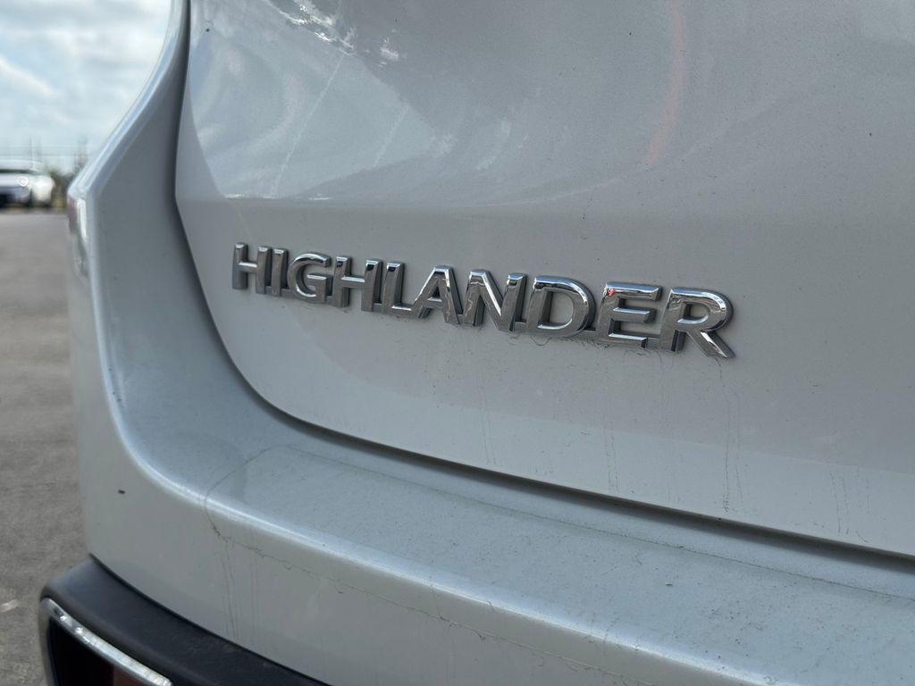 used 2019 Toyota Highlander car, priced at $23,940