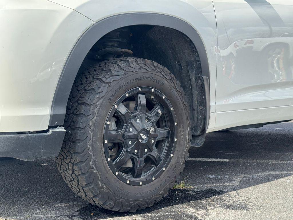 used 2019 Toyota Highlander car, priced at $23,940