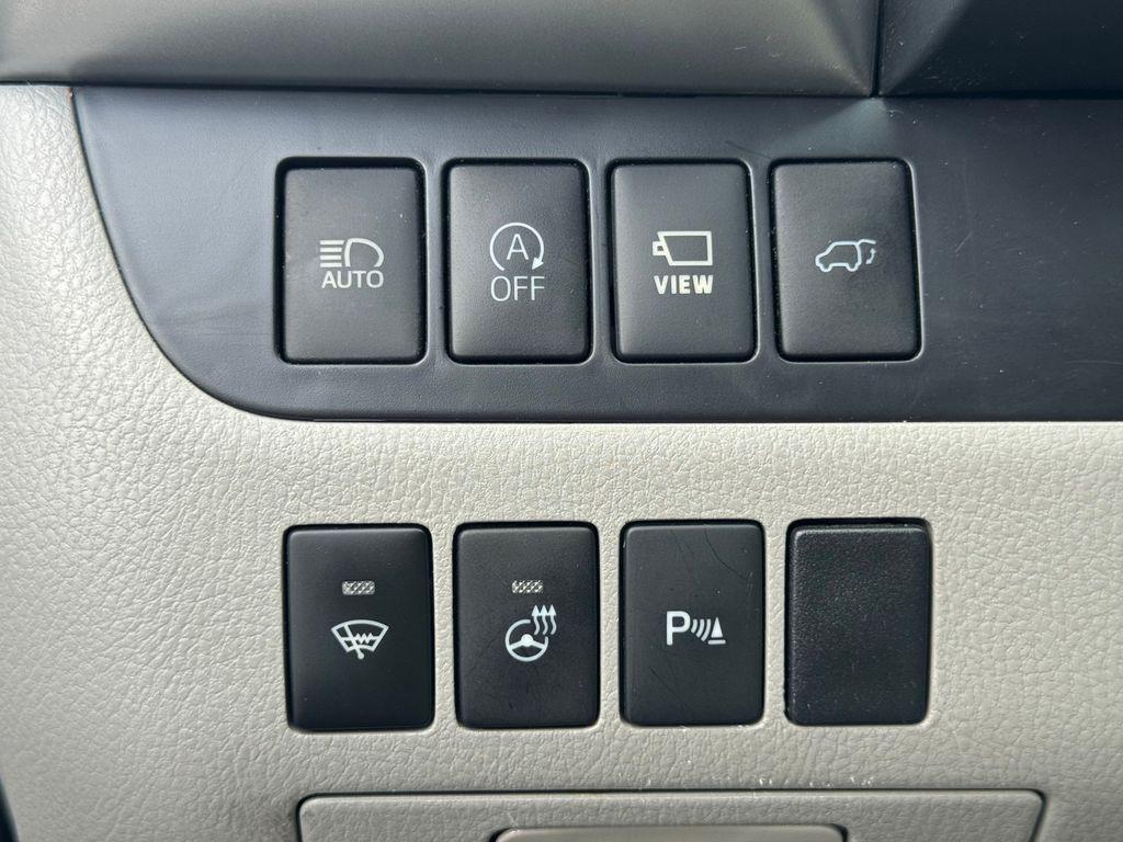 used 2019 Toyota Highlander car, priced at $23,940