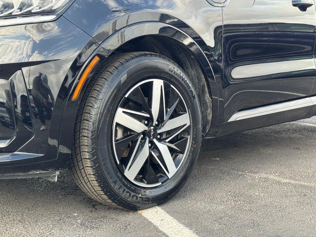 used 2023 Kia Sorento car, priced at $25,999