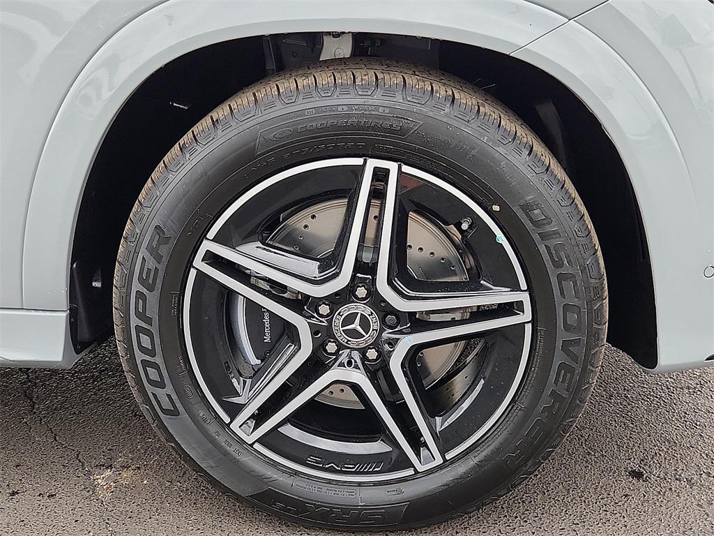 new 2025 Mercedes-Benz GLE 450 car, priced at $84,530