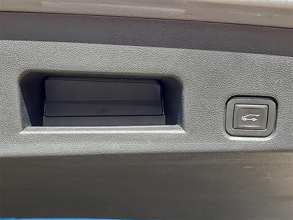 used 2024 Chevrolet Traverse car, priced at $47,748