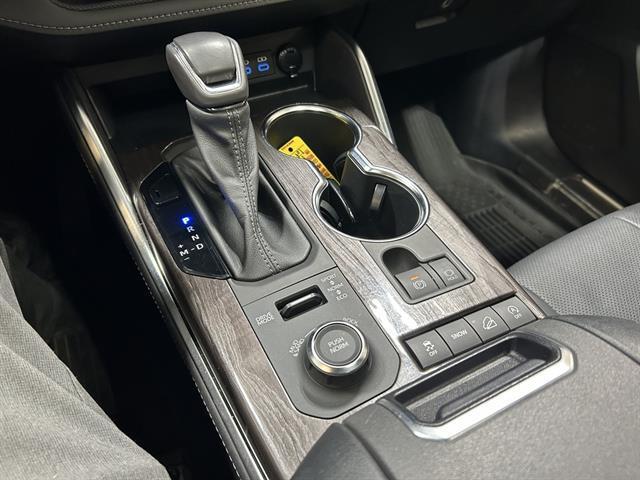 used 2022 Toyota Highlander car, priced at $34,595