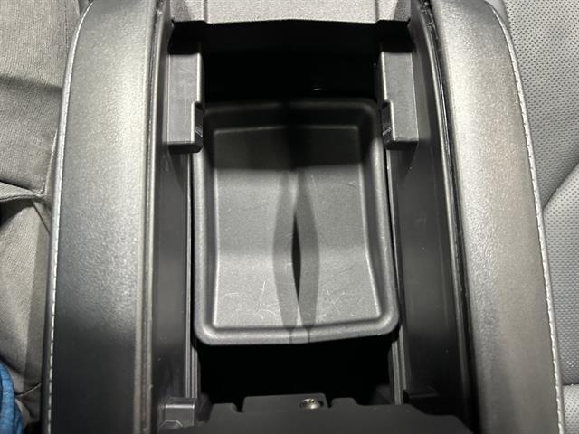 used 2022 Toyota Highlander car, priced at $34,595