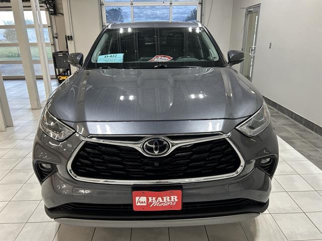 used 2022 Toyota Highlander car, priced at $34,595