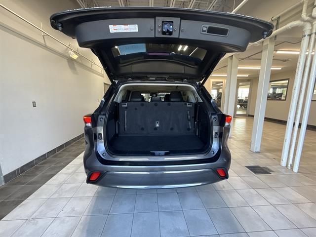 used 2020 Toyota Highlander car, priced at $30,959