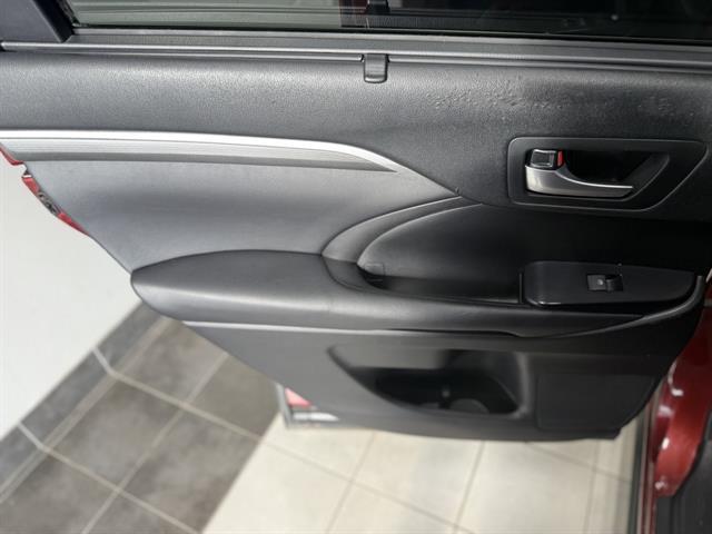 used 2018 Toyota Highlander car, priced at $22,995