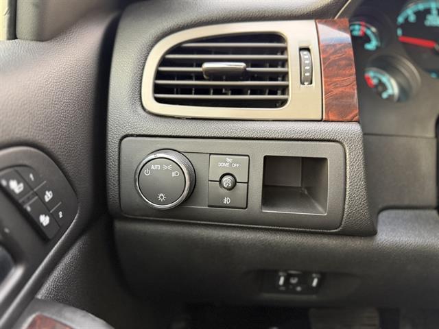 used 2009 GMC Yukon XL car, priced at $7,999