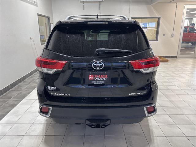 used 2017 Toyota Highlander car