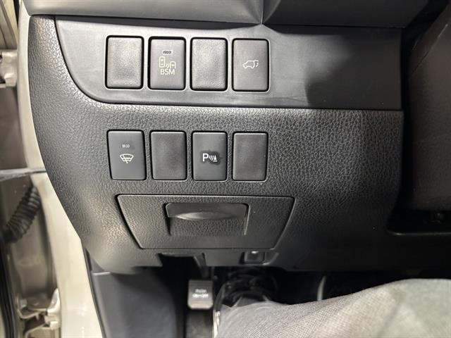 used 2014 Toyota Highlander car, priced at $12,999