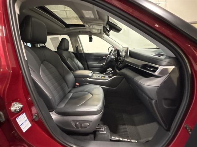 used 2020 Toyota Highlander car, priced at $28,999