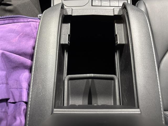 used 2020 Toyota Highlander car, priced at $28,999