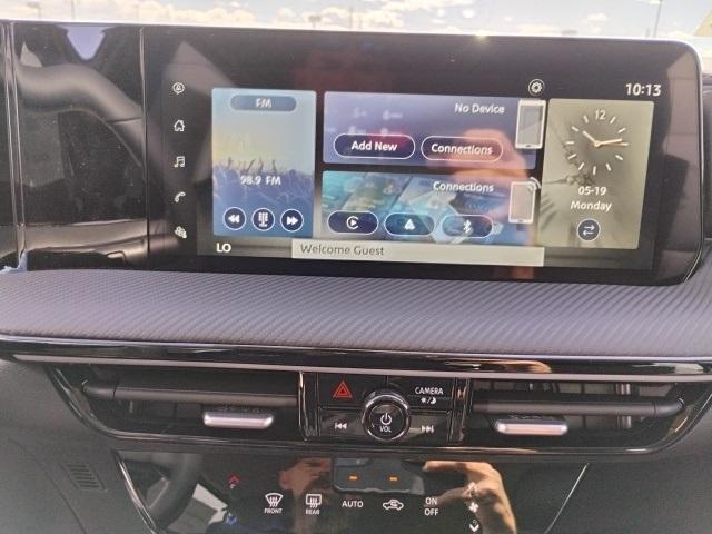 new 2025 Nissan Kicks car, priced at $27,874