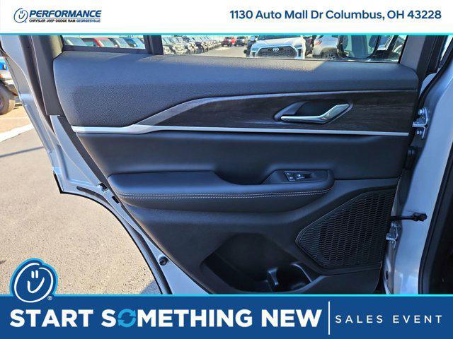 new 2026 Jeep Grand Cherokee car, priced at $44,750