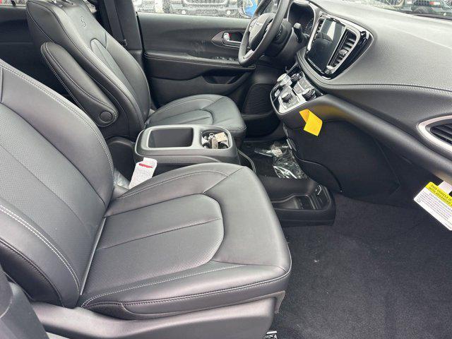 new 2026 Chrysler Pacifica car, priced at $44,397