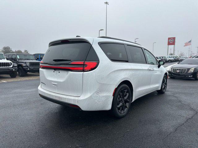 new 2026 Chrysler Pacifica car, priced at $44,397