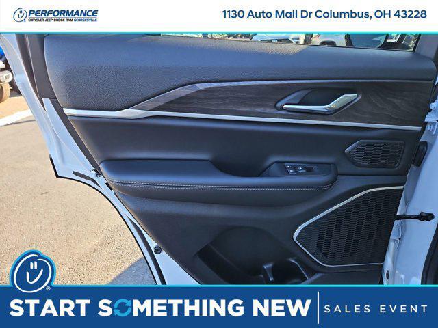 new 2026 Jeep Grand Cherokee car, priced at $46,210