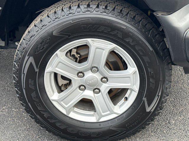 used 2022 Jeep Wrangler Unlimited car, priced at $27,947